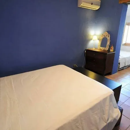 Villa Entre Olivos: Very Charming 18 Sleepers