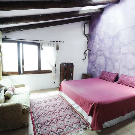 Entre Olivos: Very Charming 18 Sleepers *