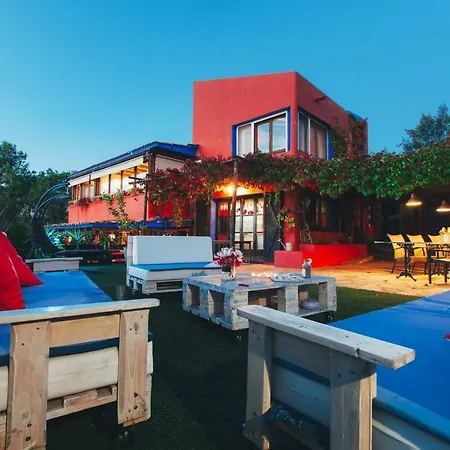 Entre Olivos: Very Charming 18 Sleepers Sant Pere De Ribes