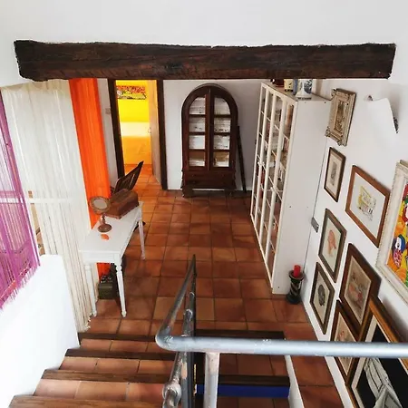 Entre Olivos: Very Charming 18 Sleepers Sant Pere De Ribes
