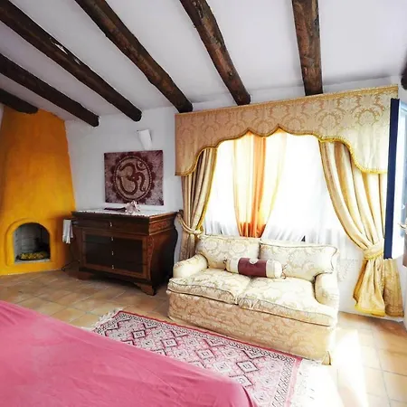 Entre Olivos: Very Charming 18 Sleepers * Sant Pere De Ribes